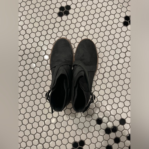 Free people - Picture 1 of 4